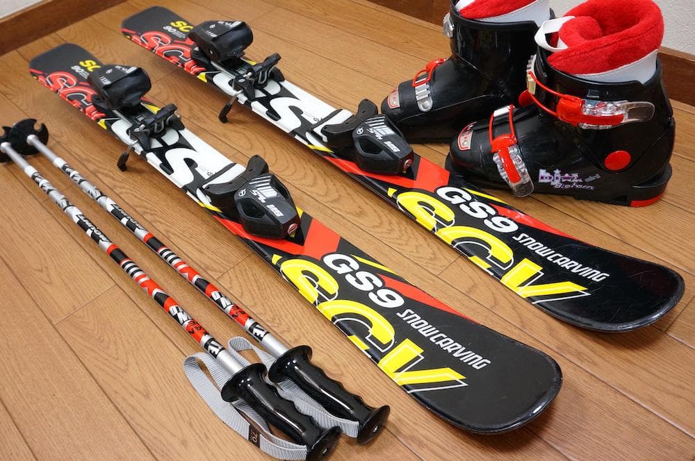 メンテ済 90cm 靴19cm CARVING スキーセット スワロー ショートスキー セット スキーポール＆ケース&ブーツ付 ZUMA
