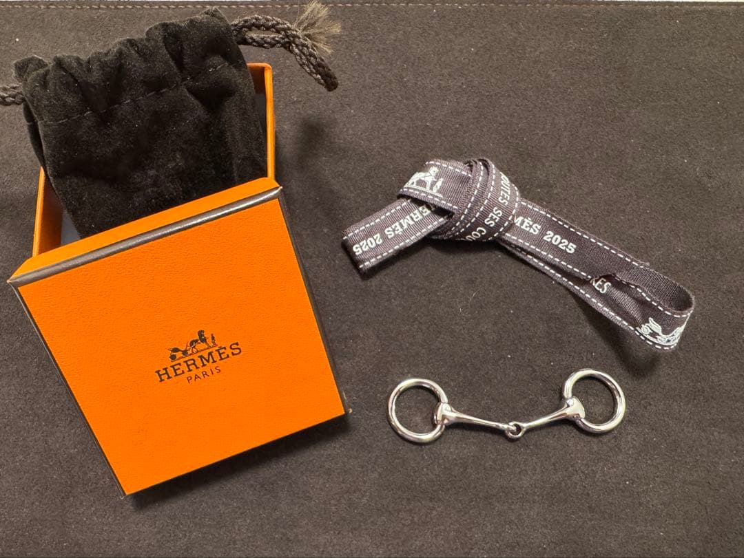 新品 HERMES エルメス スカーフリング ツイリー 《ミニ・モール》