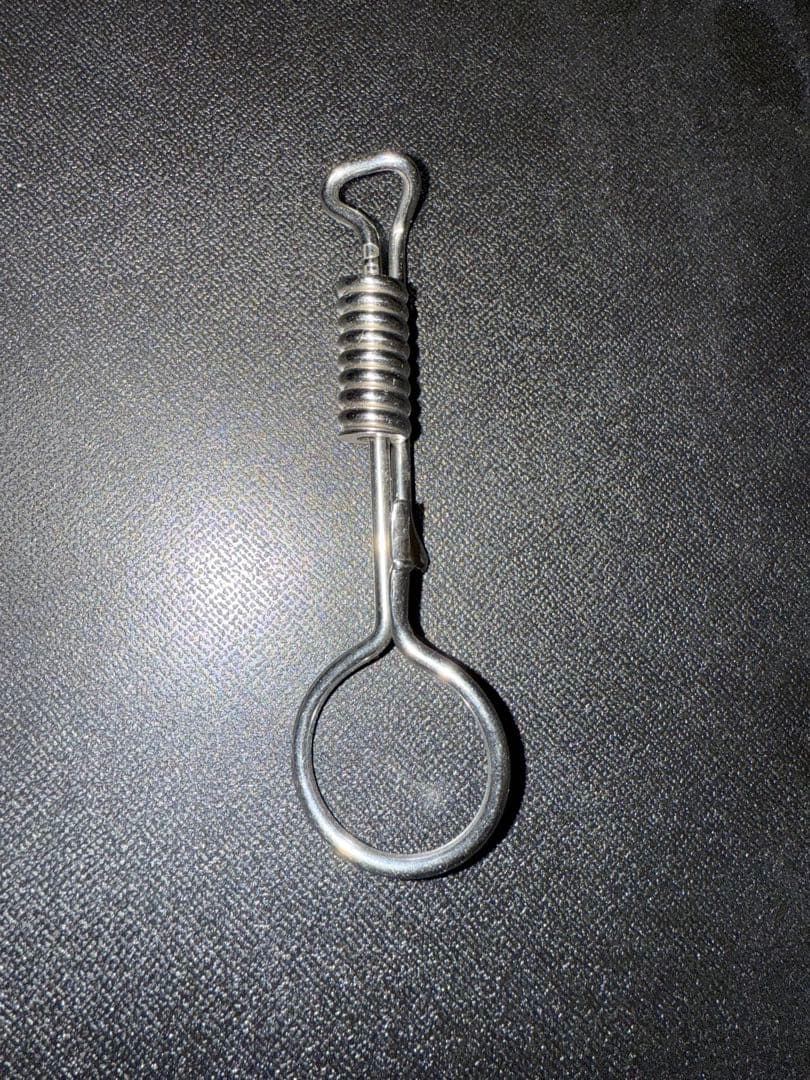 ジェフ・デッカーのハングヌーズ・キーチェーン BLACK SIGN Main Lodge / Hang Noose Key Chain / Stainless×Brass