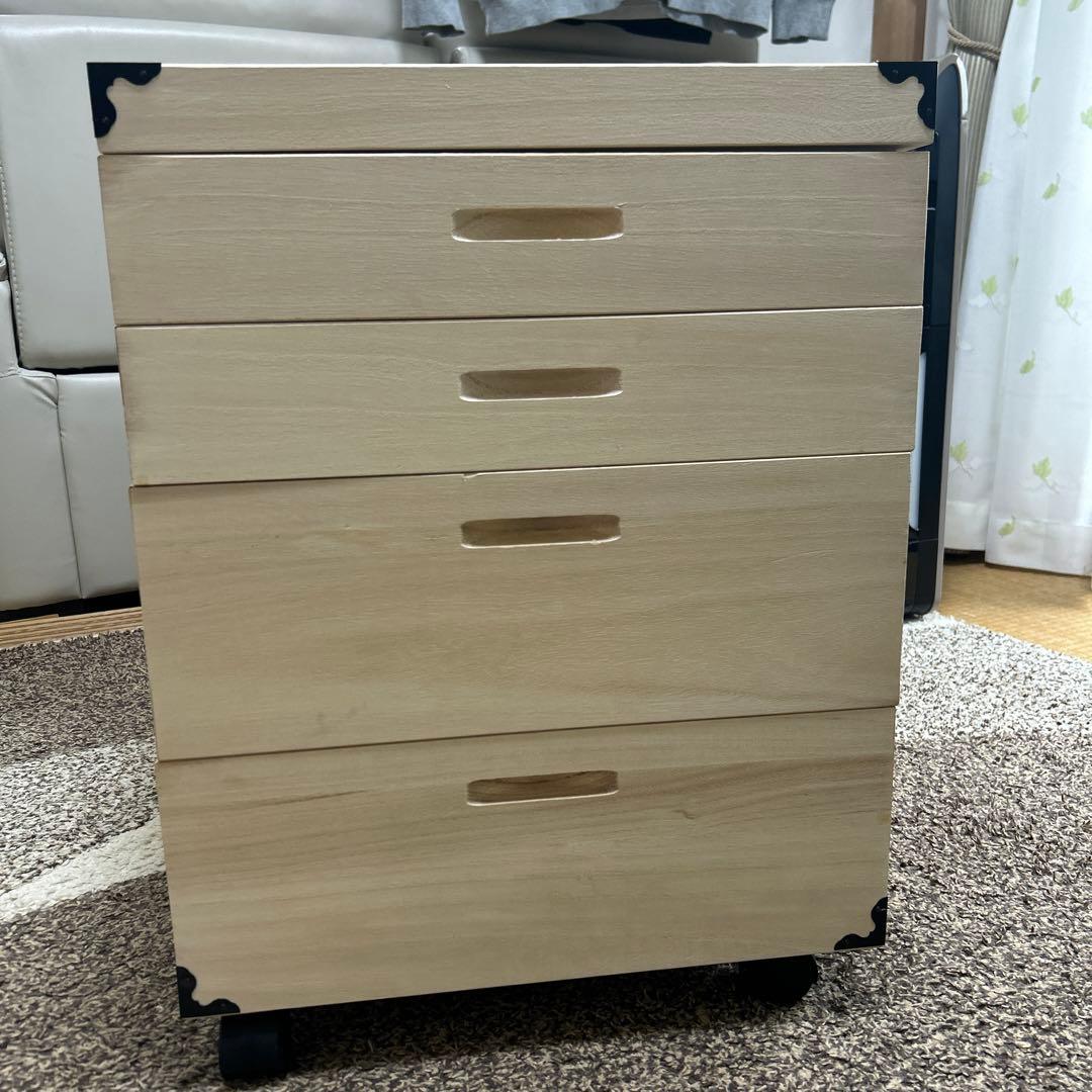 【美品】5／8処分　キャスター付き桐天然木　収納4段 総桐チェスト 幅40cm 浅10段 キャスター付 A4収納 日本製 （ チェスト