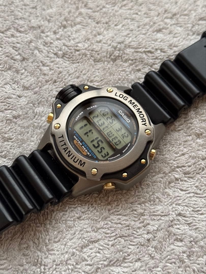 グッドデザイン賞受賞】質実剛健カシオ潜水王DEP-700チタン製