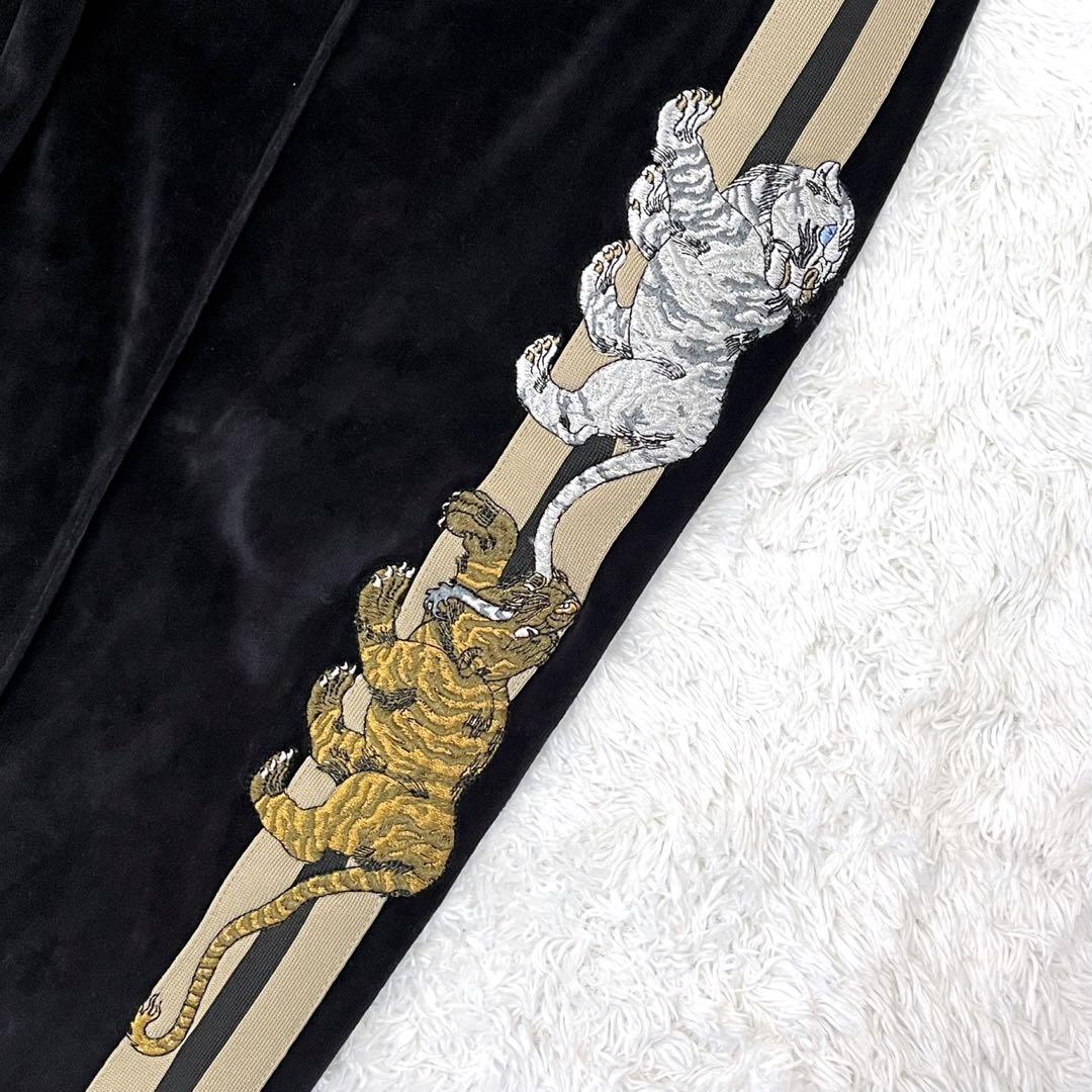 グラニフ 石黒亜矢子 バターの虎 ベロアトラックパンツ Lサイズ - メルカリ