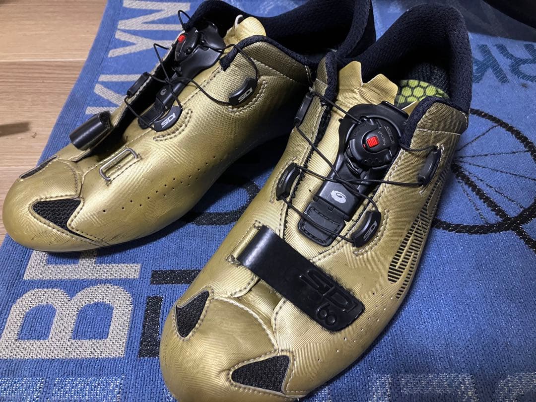 SIDI sixty GOLD 60周年モデルEU43 Sidi Sixty Gold shines even more, now in limited edition gilded