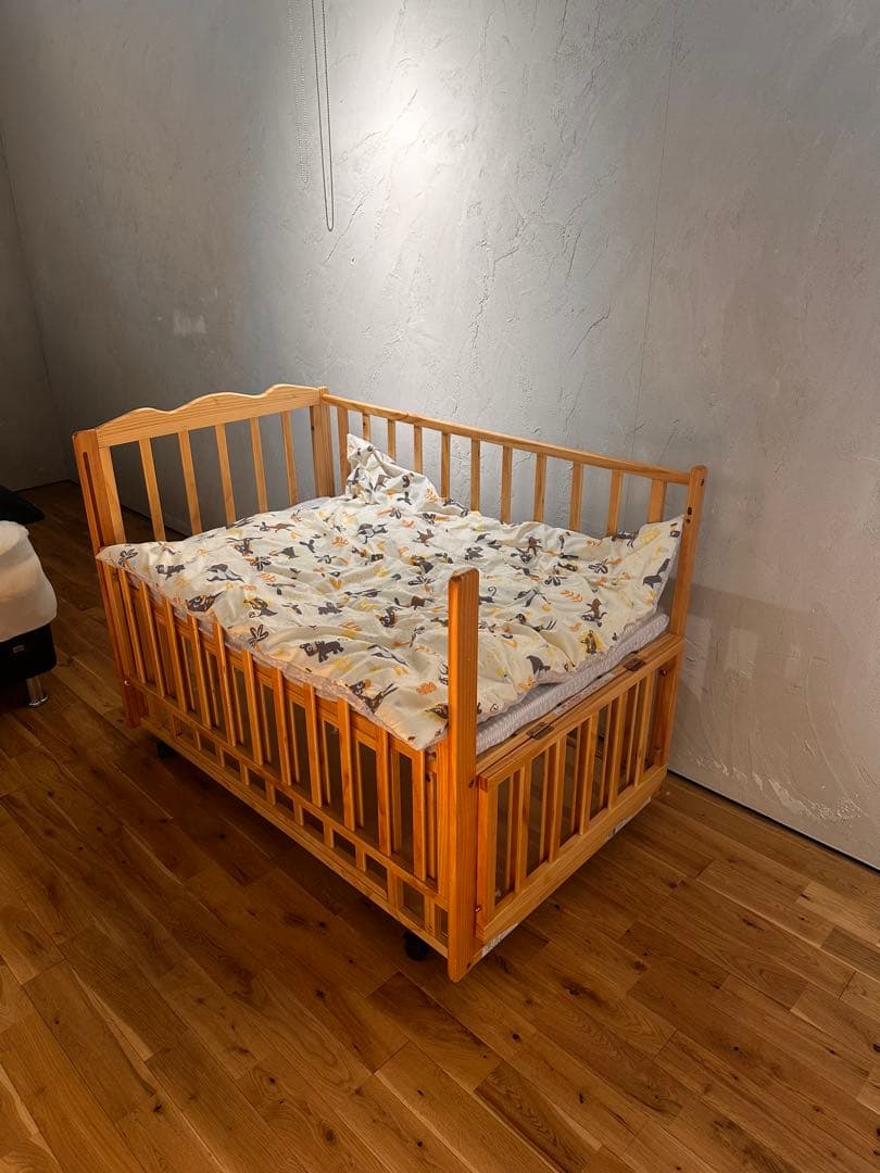 2回のみ使用 大和屋フラルWオープンすのこベビーベッド 布団、マット