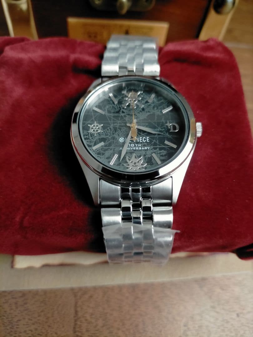 ワンピース 腕時計 10周年記念公式ウォッチ 黄金の指針 世界限定