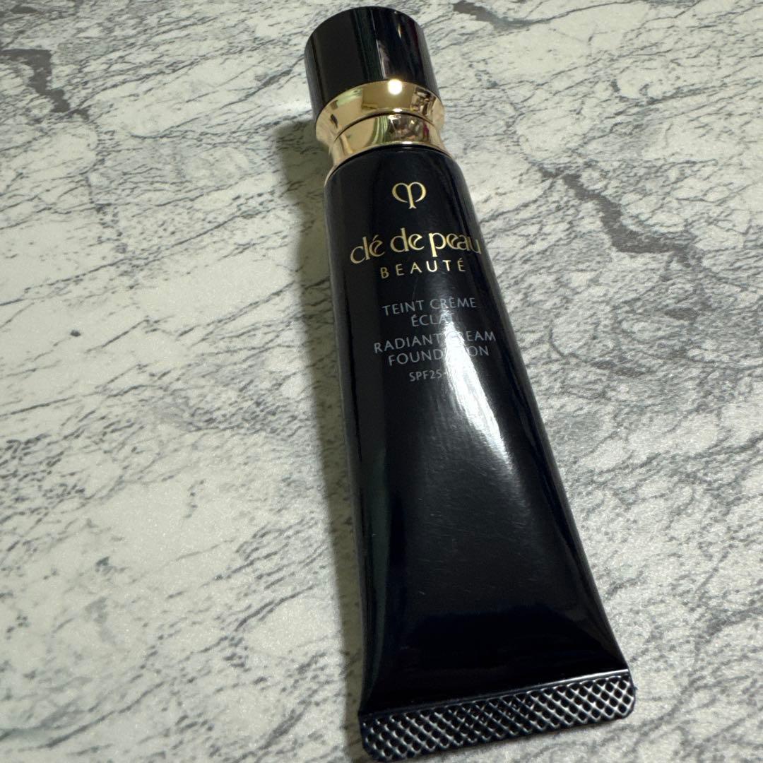 【美品】クレ・ド・ポー　ボーテ　タンクレームエクラn オークル00 クレ・ド・ポー ボーテ / タンクレームエクラnの公式商品情報｜美容