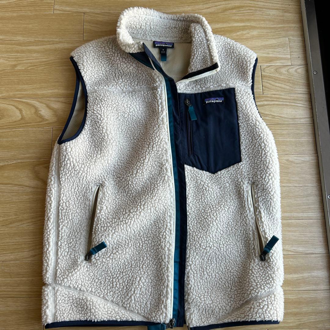 Patagonia フリースベスト Mサイズ クリーム patagonia フリースベスト M クリーム色 - メルカリ