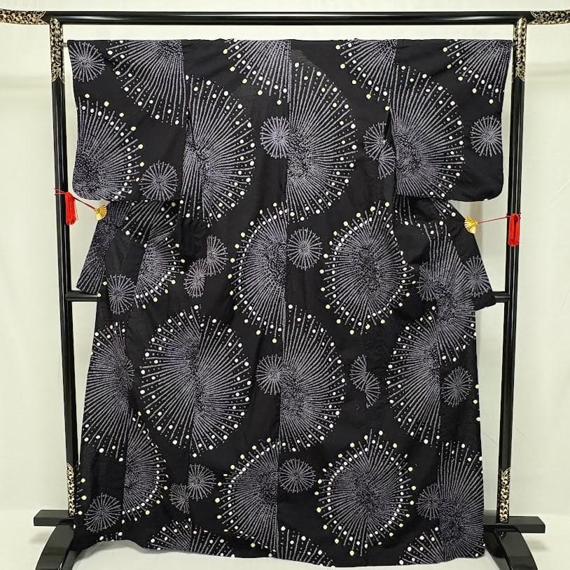 ゆりのはな　絞り浴衣　自由区　総絞り　花火模様　綿　I501　絞り　浴衣 有松絞り浴衣 仕立て済み 女性用浴衣 フリーサイズ 綿100％ 濃紺地色