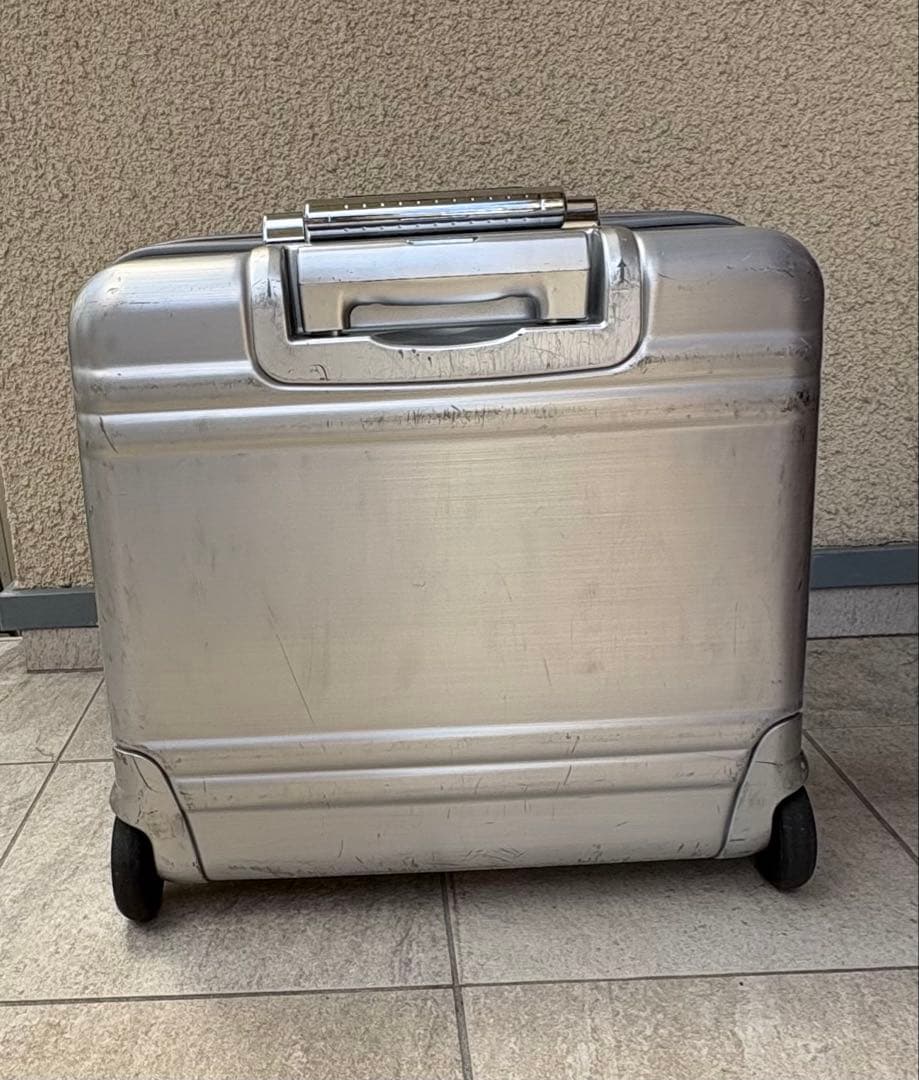 《希少》ZERO HALLIBURTON シルバー キャリーケース