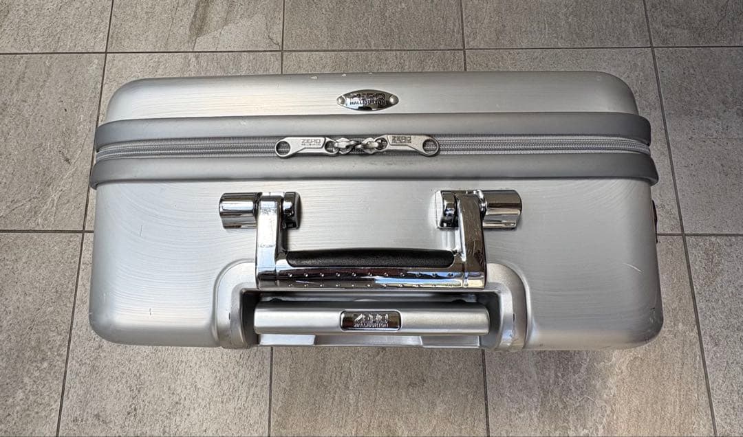 《希少》ZERO HALLIBURTON シルバー キャリーケース