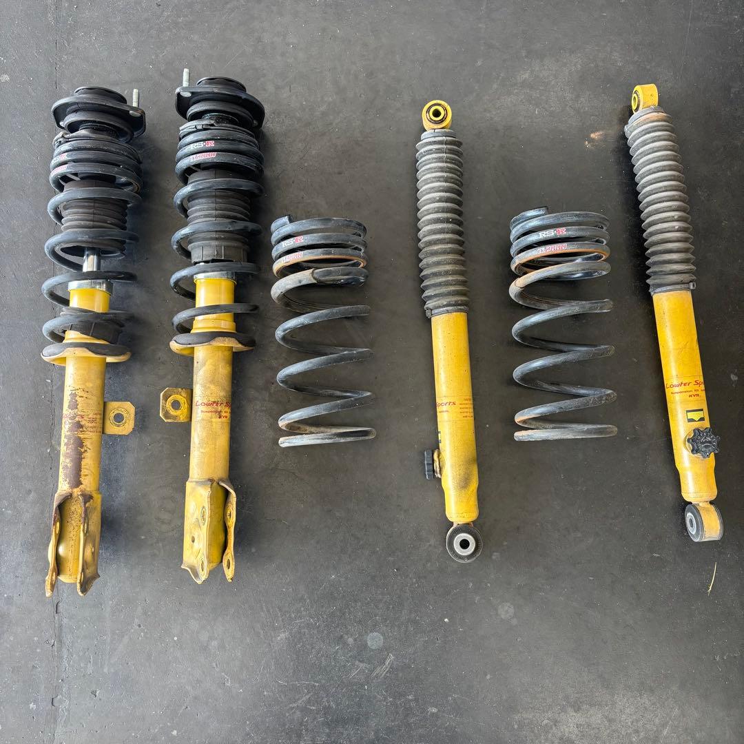 KYBカヤバ.ショックアブソーバー。RSR.Ti2000 ルーミー　タンク KYB カヤバ ショックアブソーバー LKIT1-M900S トヨタ M900A ルーミー