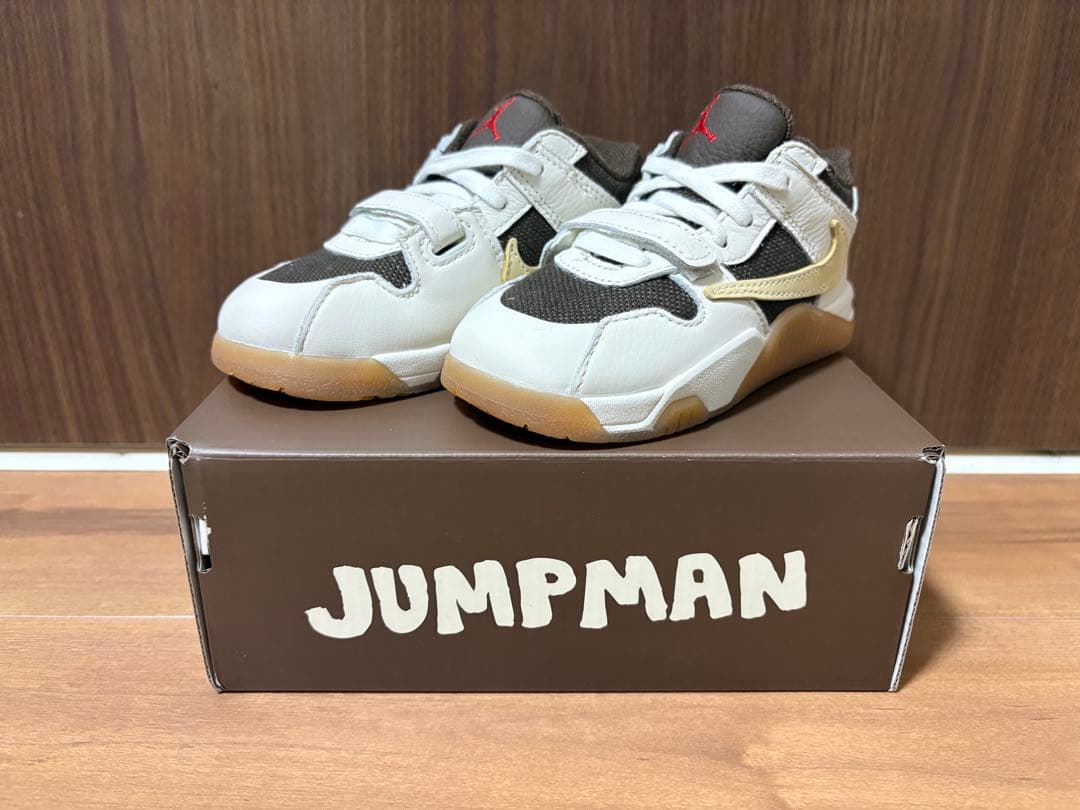 Travis Scott × Nike TD 新品未使用品　ジャンプマンジャック Travis Scott × Nike Jordan Jumpman Jack TR “Sail and Dark Mocha”が