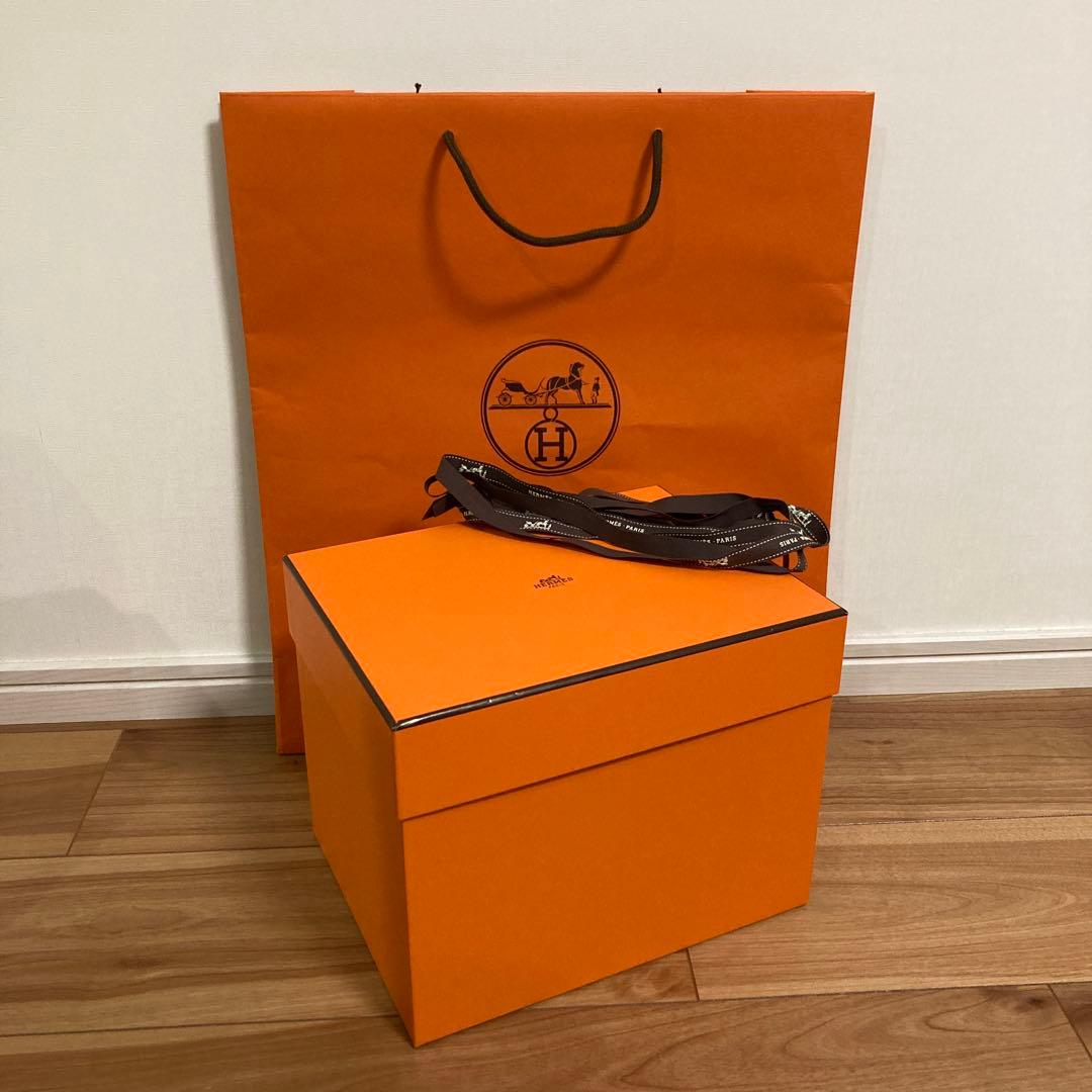 美品！エルメス　ピコタンPM オレンジボックス　空箱　薄紙・リボン・ショッパー付 HERMES エルメス 空箱 ショッパー 空き箱 紙袋 非売品 box ボックス