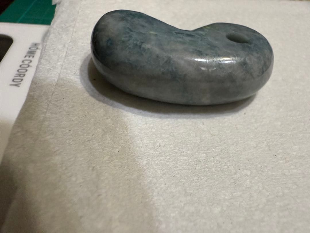 糸魚川翡翠‼️青海川産勾玉‼️青翡翠‼️大44mm‼️30.2g‼️送料無料‼️破格値‼️