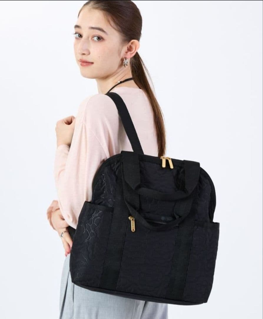 【新品未使用】レスポートサック 　リュック　パフィーブロッサムズ LeSportsac（レスポートサック） デイバック リュック 「日本限定