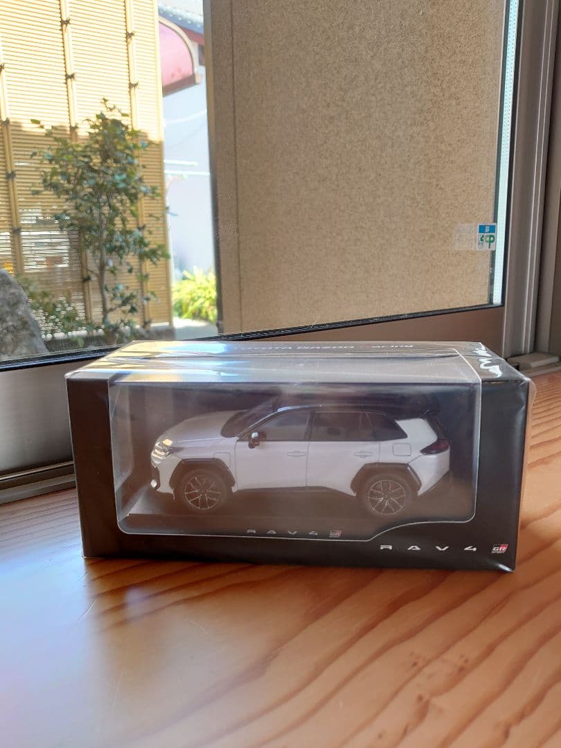 GRスポーツ】新型RAV4 GRスポーツ ブラック×ホワイト - メルカリ