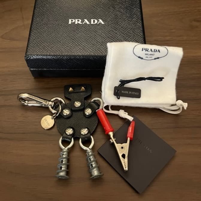 PRADA ロボット型キーホルダー メンズ レディース 楽天市場】PRADA プラダ Saffiano Leather Robot Keychain Trick キー