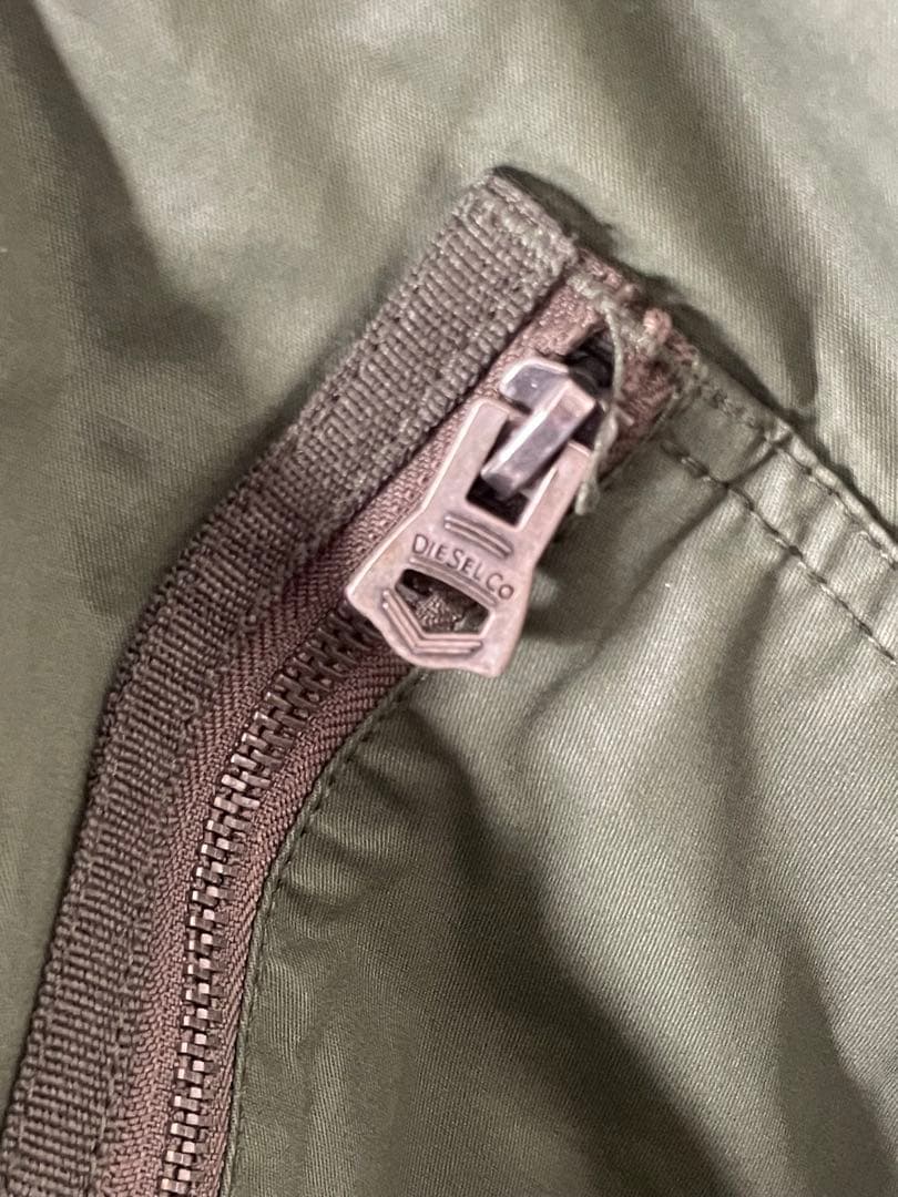 DIESEL ミリタリージャケット オリーブグリーン 安く 買う 方法