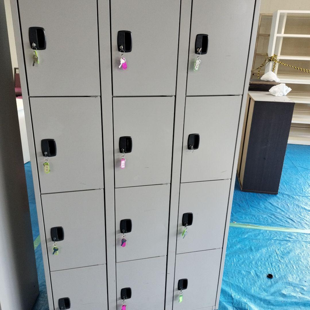 エムテックス ジョイントスチール薄型ロッカー 1連4段4人用 ライト