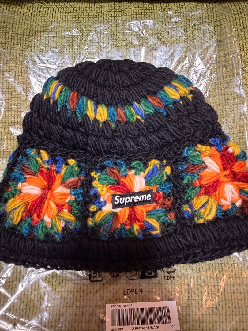 Supreme ブラック 花柄刺繍 ニット帽の通販はau PAY マーケット - 輸入
