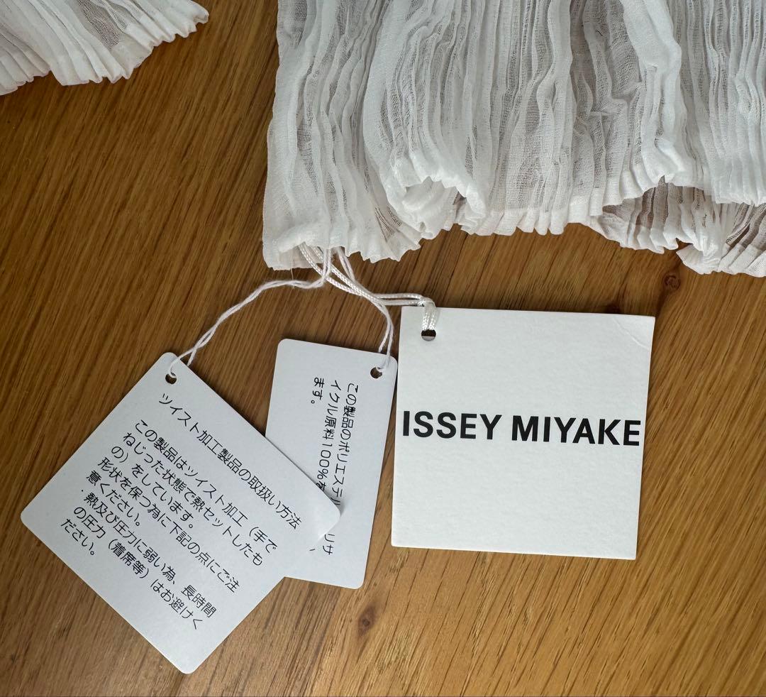 ISSEY MIYAKE CHIFFON TWIST イッセイミヤケ ホワイト