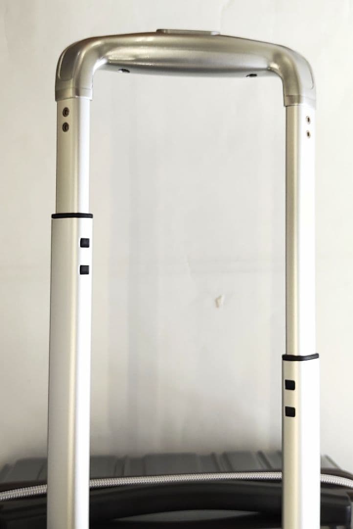 【開封新品】スーツケース 超軽量 1.9kg 32L Sシーンプラスライト