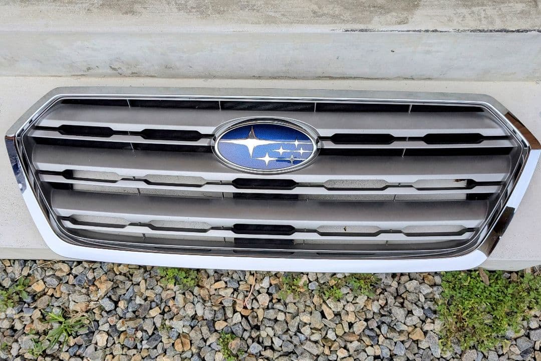 スバル アウトバック BS9前期フロントグリル - メルカリ
