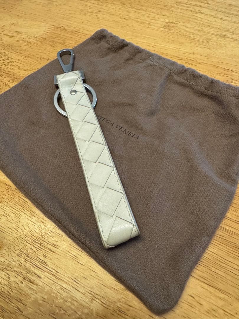 BOTTEGA VENETA キーリング(607492)アイボリー系ホワイト BOTTEGA VENETA（ボッテガ・ヴェネタ） 並行輸入 キーホルダー