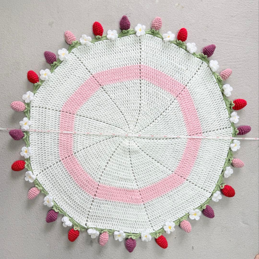 ハナハナ様】90センチいちごブランケット - メルカリ