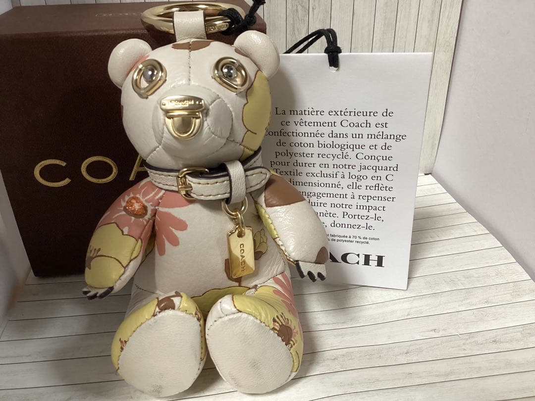 タグ付き美品コーチCOACH クマ型キーホルダー フラワーパターン本物 コーチ COACH キーホルダー レディース キーリング ベアー クマ ピンク