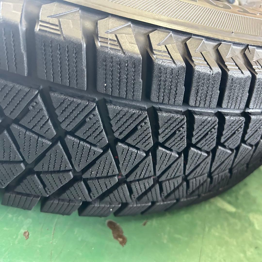 中古スタッドレス195/80R15ブリヂストン ジムニーシエラ、ノマド専用 4