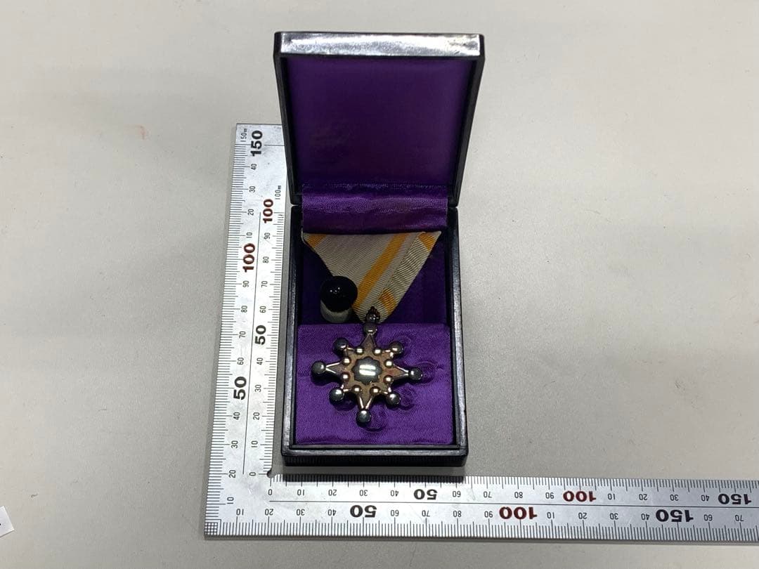 勲八等瑞宝章 勲章 記念品 ケース付き 記念品 - メルカリ