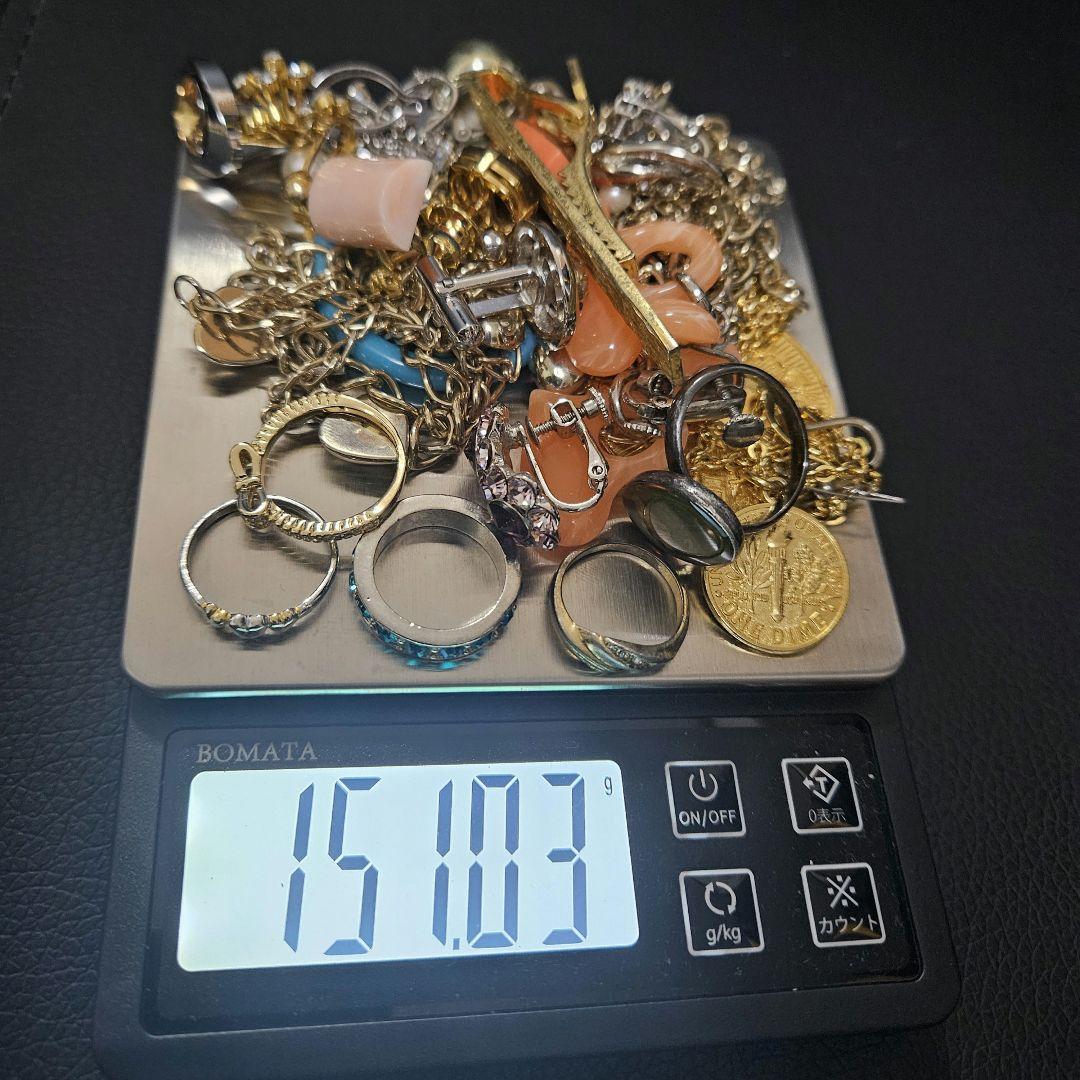 実家整理品C】イミテーションアクセサリー約1100gネックレス、ブローチ