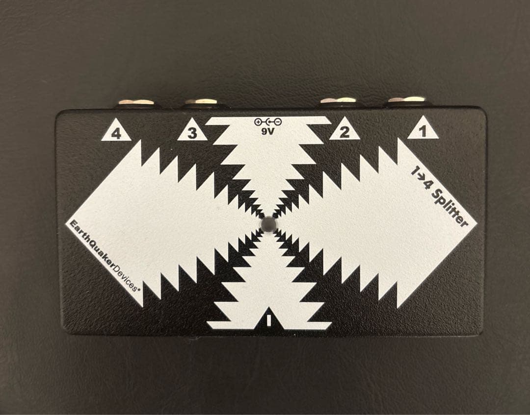 ギター EARTHQUAKER DEVICES One to Four Splitter EarthQuaker Devices One to Four Splitter Pedal | Sweetwater