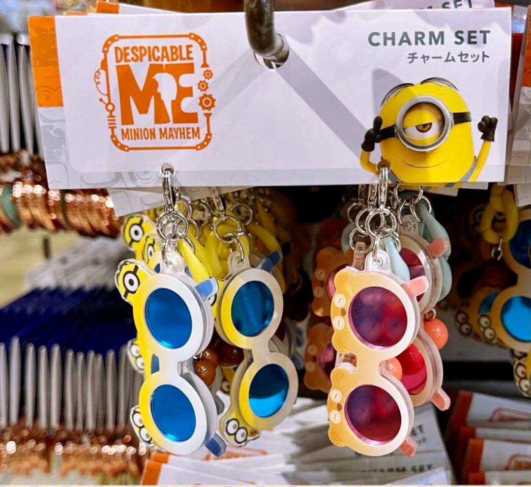 USJ ミニオン チャーム 2個セット サングラス ユニバ 公式 - メルカリ