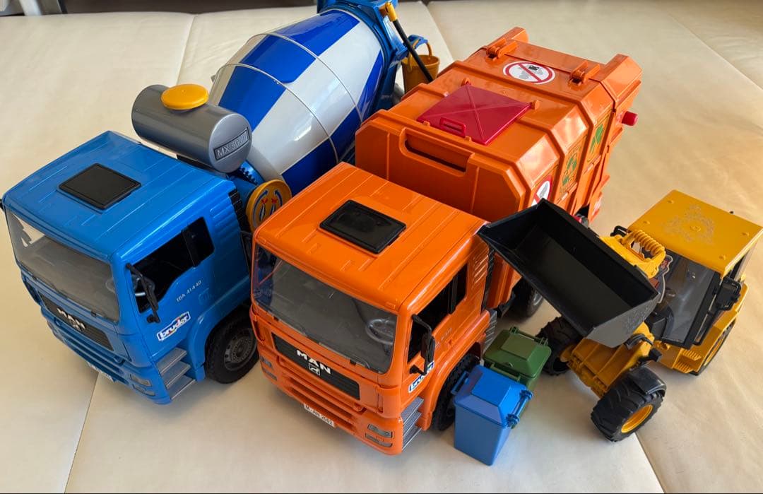 Bruder ミキサー車、ゴミ収集者、ショベルカー3点セット bruder ブルーダー MAN セメントミキサー GREEN 玩具 子供 くるま