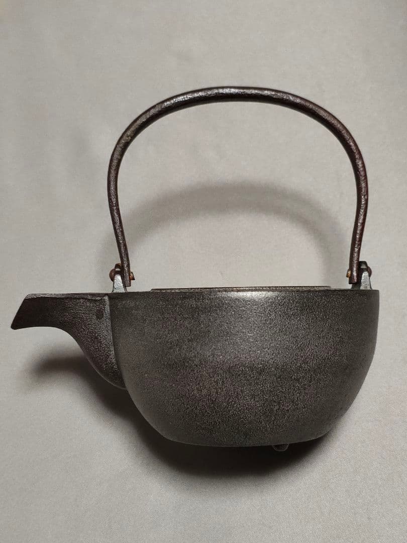 人間国宝 釜師 高橋敬典 造「松地紋 銚子」 - メルカリ