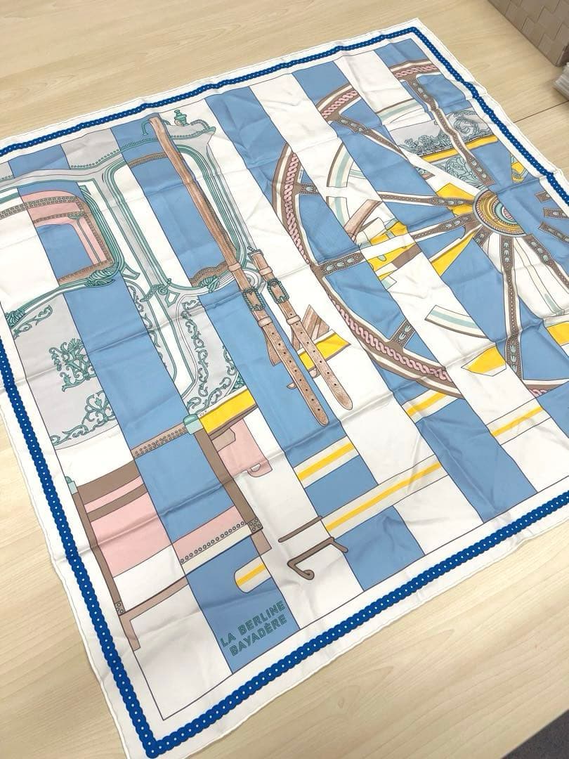 ★HERMES スカーフ カレ90 ベルリンヌ馬車・バヤデール 春夏コレクション HERMES（エルメス） スカーフ レディース ブランド カレ90 LA BERLINE