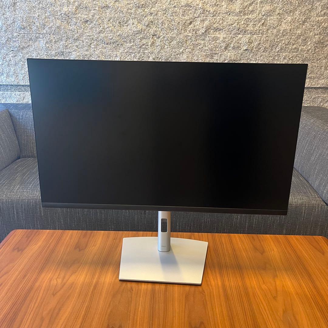 Dell P3222QE 31.5インチ USB-C 4Kモニター - メルカリ