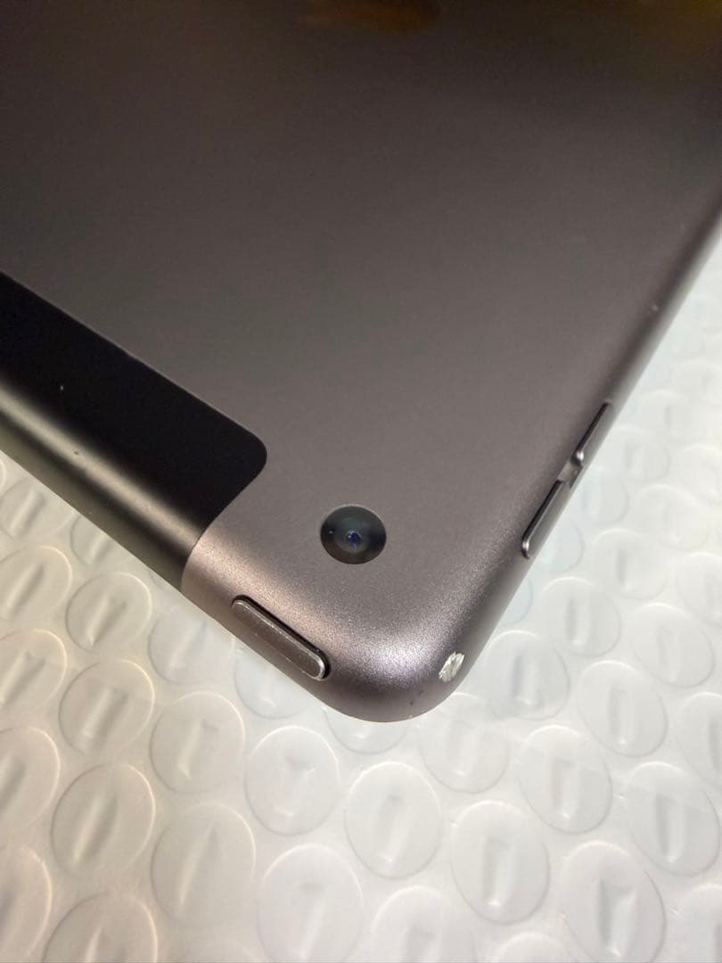 iPad 第8世代 32GB バッテリー最大容量:90%