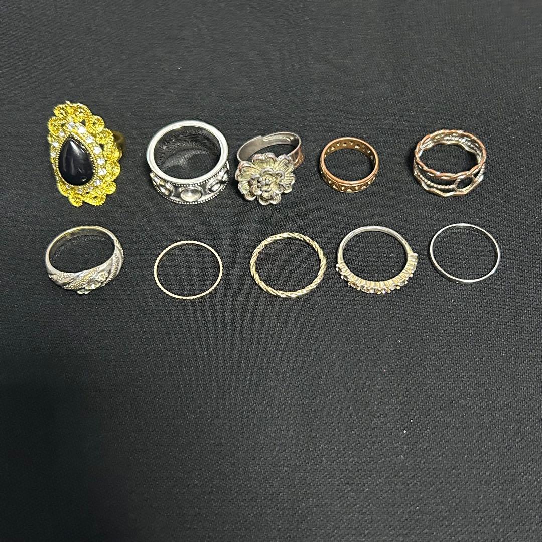 遺品整理ヴィンテージリングセット 多様なデザイン - メルカリ