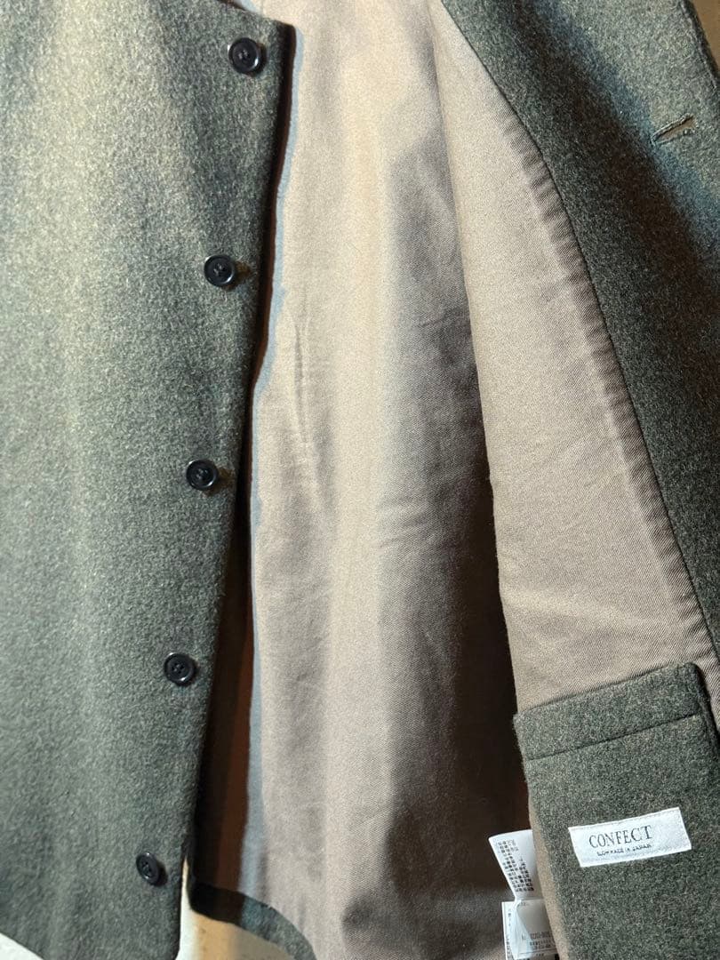 confect ウールモッサークルーネックベスト カーキ CONFECT ウール