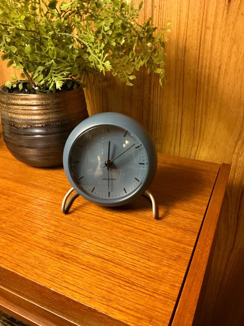 【美品】ARNE JACOBSEN アルネヤコブセン 置時計 シティーホール ARNE JACOBSEN（アルネ ヤコブセン） テーブルクロック CITY HALL