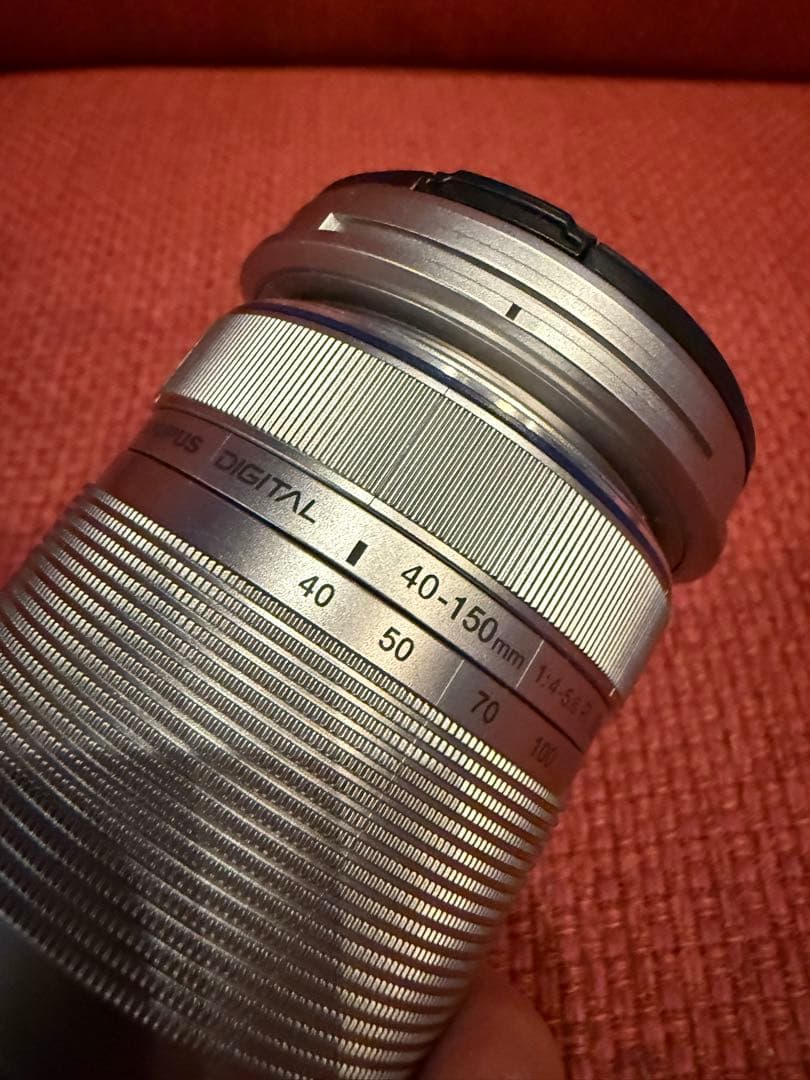 Olympus 40-150mm f/4.0-5.6 R ズームレンズ