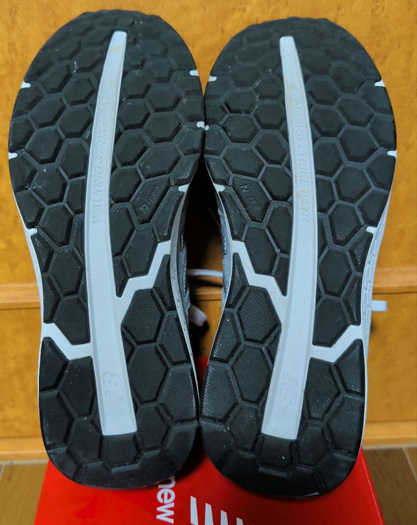 最終値下げ!! ニューバランス MW880CG6 26.5cm 4E