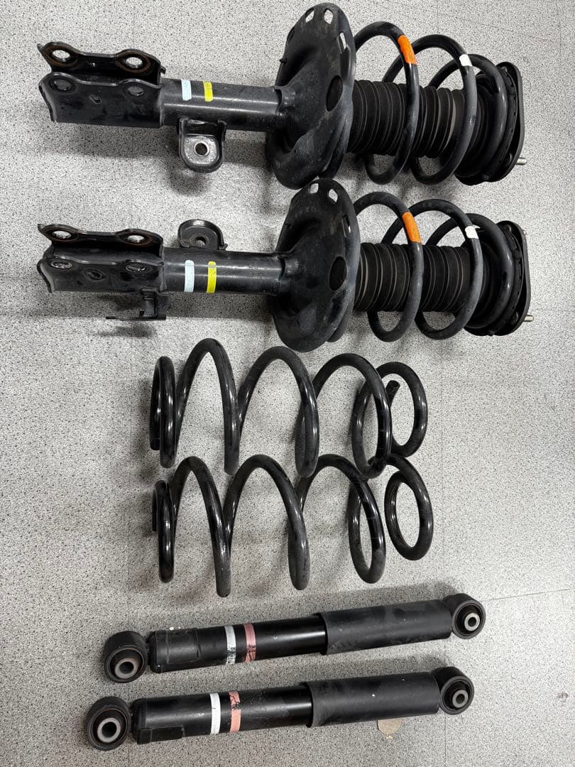 サスペンション ストラット ショックアブソーバー カヤバ ショック アブソーバー フロント セット ・エクスプレス サバナ