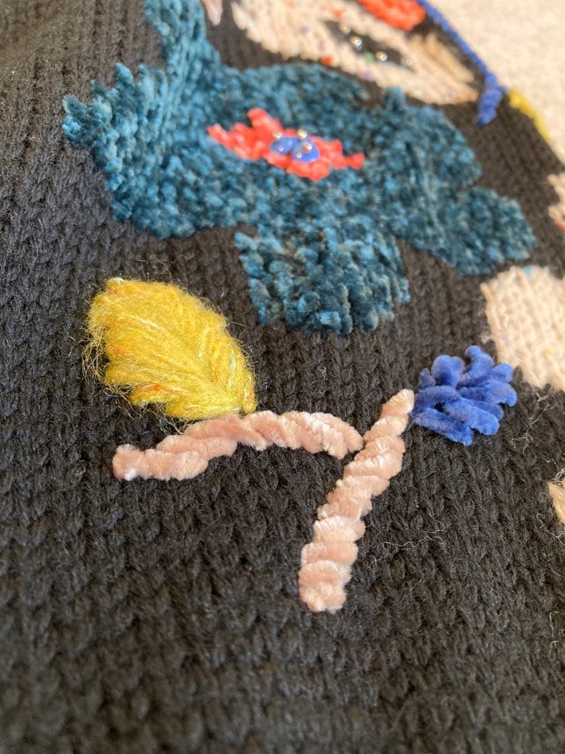 BEARDSLEY ビアズリー 袖ジャガードニット カラフル フラワー ブラック