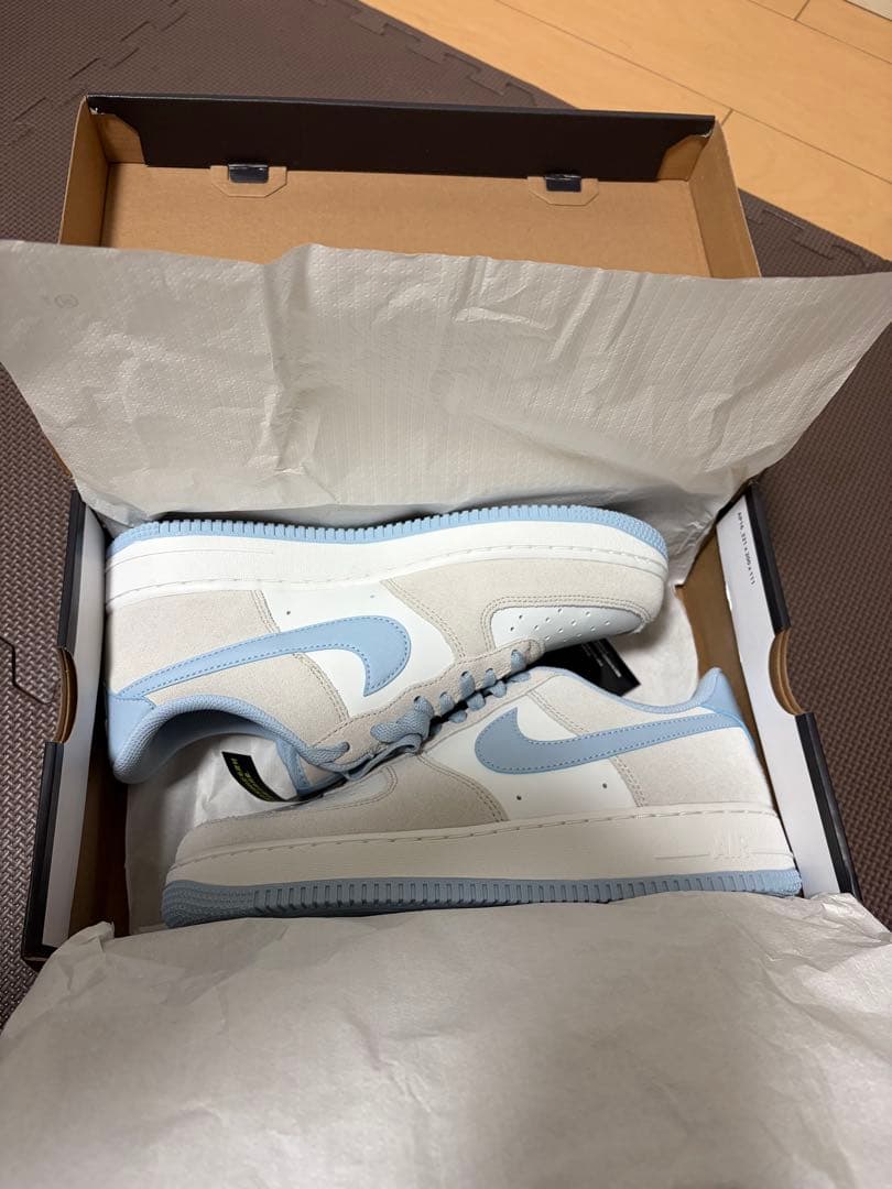 【新品】NIKE AIR FORCE 1 '07 LV8 26.5cm