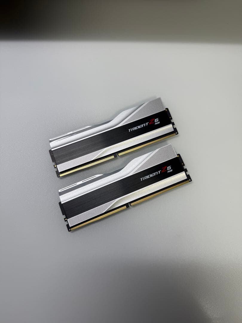 メモリー g.skill Trident Z RGB 32GB DDR5 6000mhz G.SKILL Trident Z5 Neo RGB Series DDR5 RAM (AMD EXPO) 32GB (2x16GB