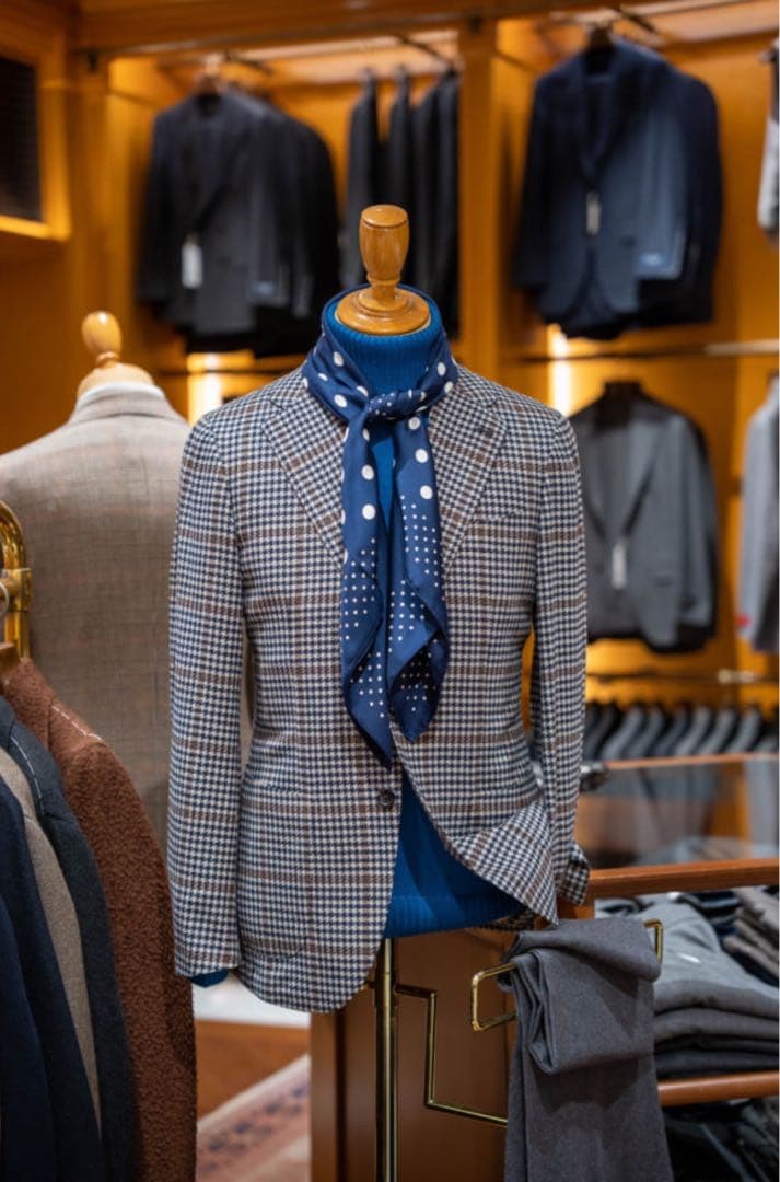 BEAMS F / シルク ドット スカーフ　ビームスエフ　西口修平 西口修平の気になる10のモノ | MR_BEAMS（ミスタービームス）